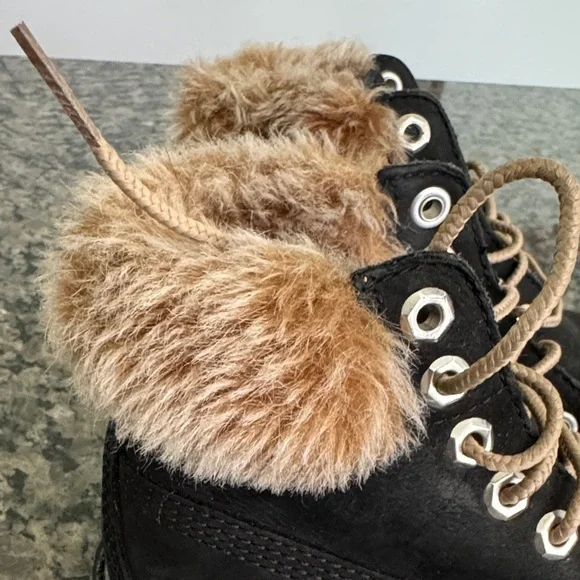 Timberland Black Boots with Tan Fur Trim EUC 10 toddler - Picture 3 of 12